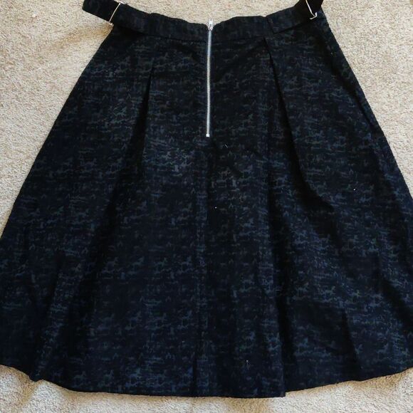 ✔️⚓️📸H&M Black A line skirt - Picture 3 of 3